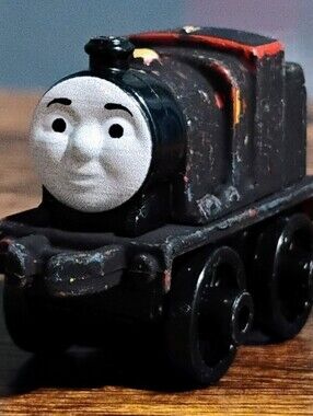 Thomas & Friends Minis: Custom Origins James